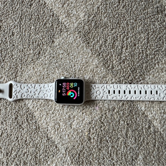 Apple Watch Series 3 38 MM Aluminum - Picture 3 of 4